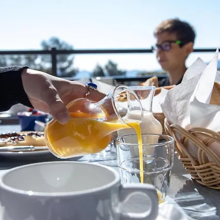 База отдыха Les Arbousiers Village Hotel Provencal La Roquebrussanne