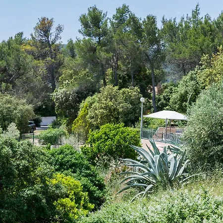 Les Arbousiers Village Hotel Provencal 3*