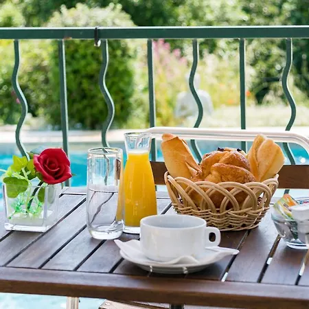 Les Arbousiers Village Hotel Provencal
