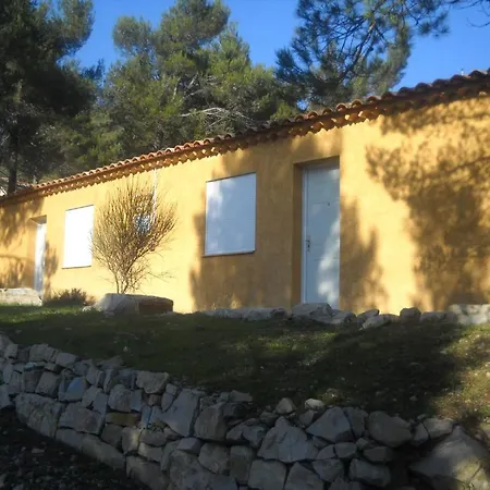 Les Arbousiers Village Hotel Provencal La Roquebrussanne