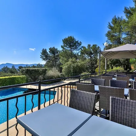 Les Arbousiers Village Hotel Provencal Holiday park 3*
