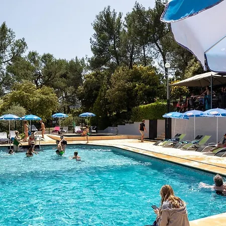 Les Arbousiers Village Hotel Provencal 3*